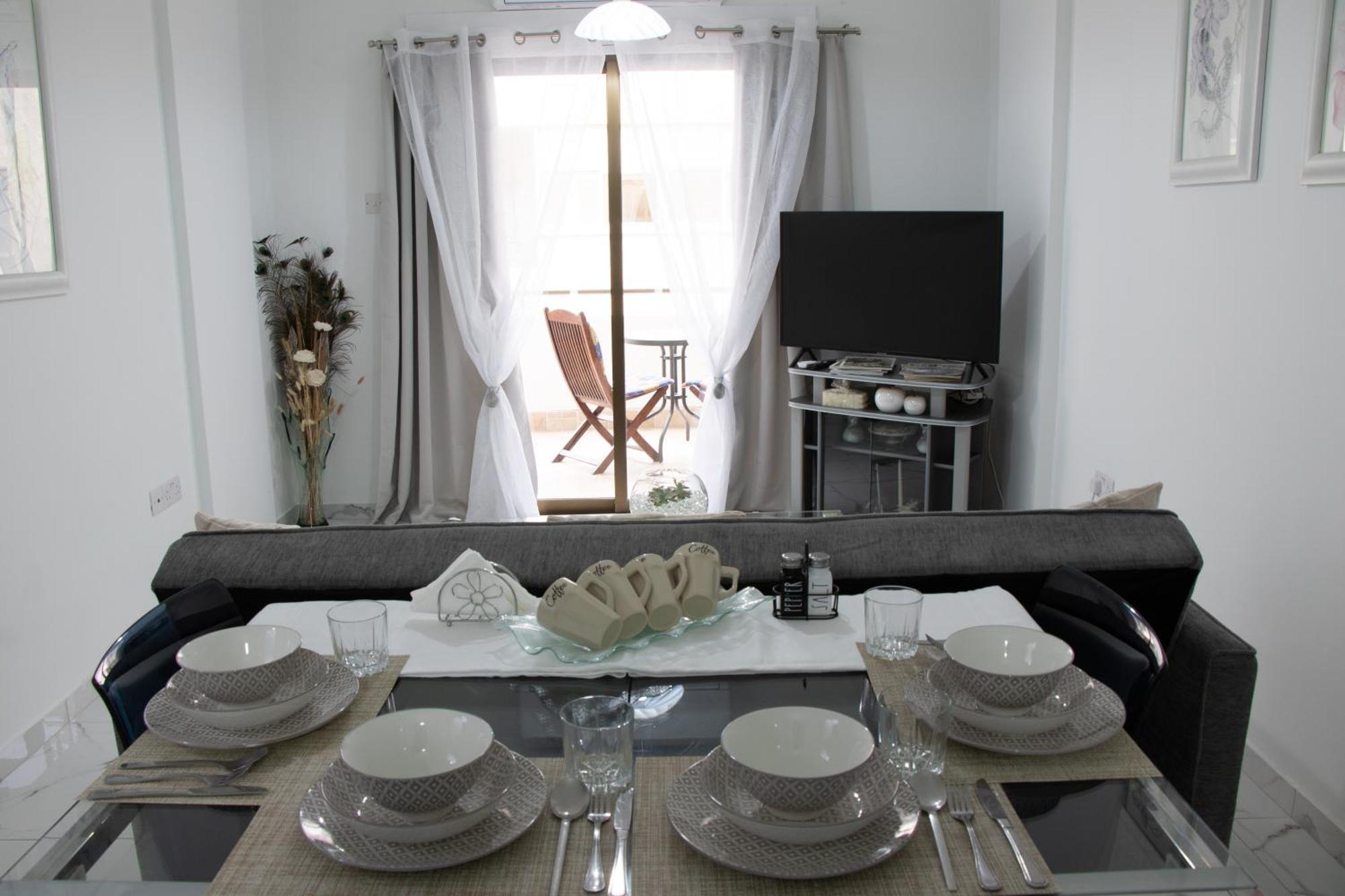 Apartment,NEAR THE BEACH Pinikoudes Larnaca Exteriér fotografie