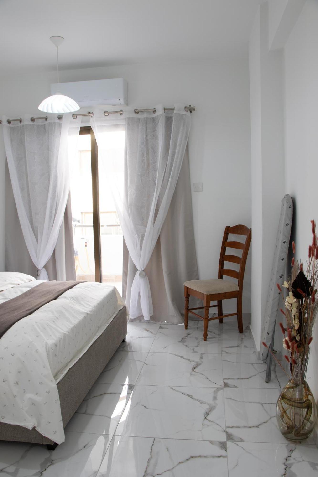 Apartment,NEAR THE BEACH Pinikoudes Larnaca Exteriér fotografie
