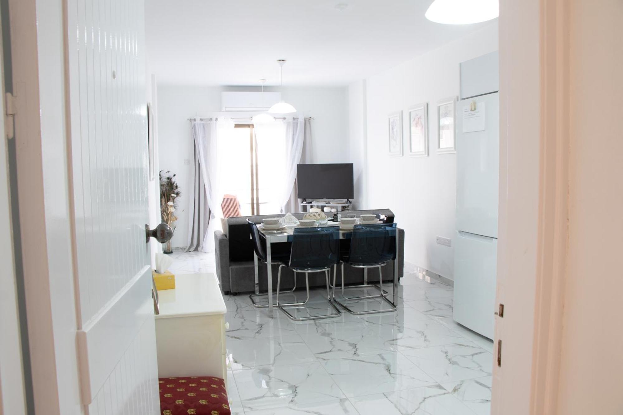 Apartment,NEAR THE BEACH Pinikoudes Larnaca Exteriér fotografie