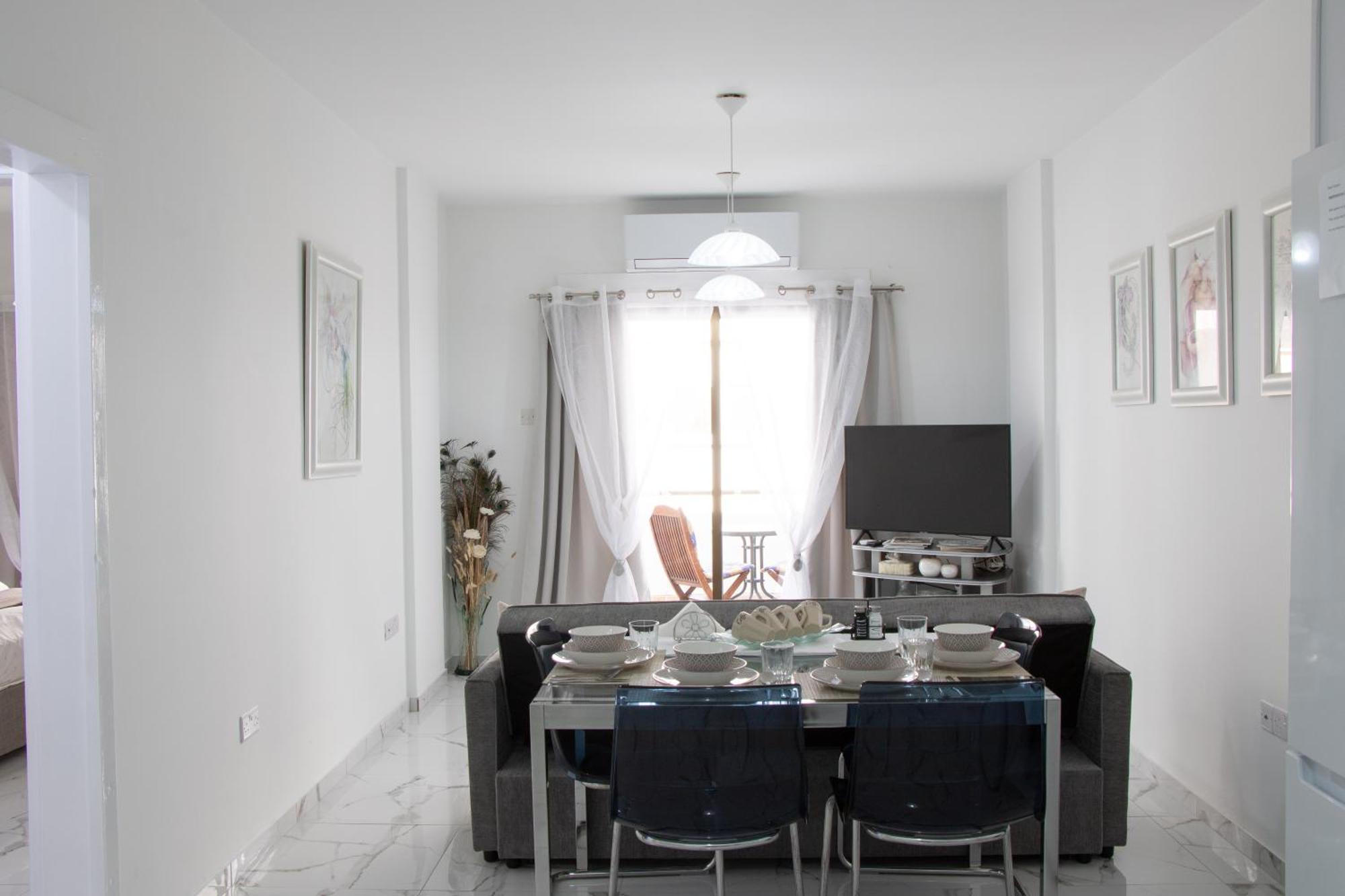 Apartment,NEAR THE BEACH Pinikoudes Larnaca Exteriér fotografie